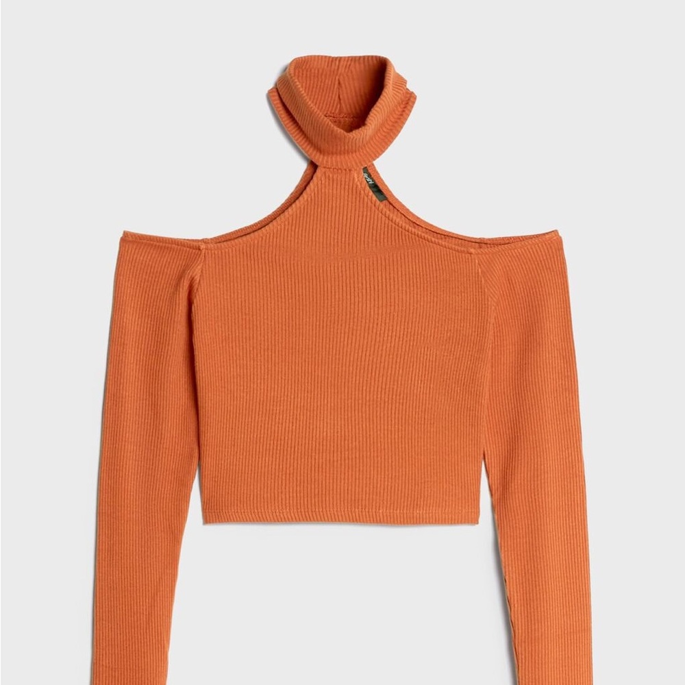 BERSHKA burnt orange top